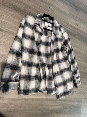American Eagle Outfitters Black and Cream Plaid shirt